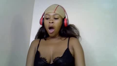 lia online show from 12/03/25, 07:05