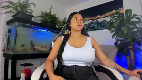 lia_lovelly online show from 06/15/26, 07:05