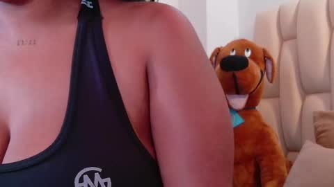 lia_mariana online show from 09/08/25, 06:07