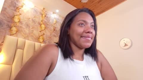 lia_mariana online show from 11/24/25, 06:07