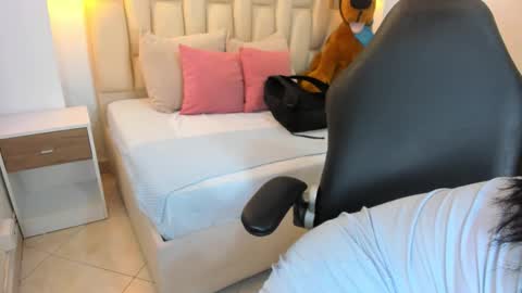 Snapshot of lia_mariana chatting on 01/07/26, 05:15 lia_mariana online show from 01/07/26, 05:15