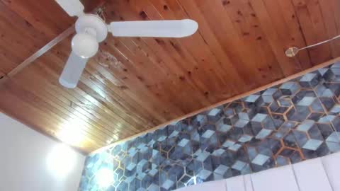 Snapshot of lia_mariana chatting on 03/25/26, 05:35 lia_mariana online show from 03/25/26, 05:35