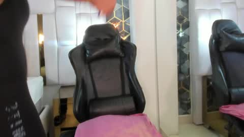 Snapshot of lia_mariana chatting on 03/29/26, 10:10 lia_mariana online show from 03/29/26, 10:10