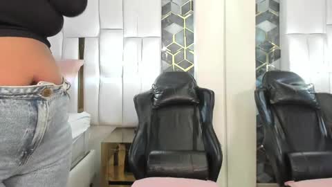 Snapshot of lia_mariana chatting on 05/26/26, 04:08 lia_mariana online show from 05/26/26, 04:08