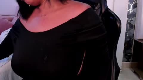 Snapshot of lia_mariana chatting on 06/03/26, 04:48 lia_mariana online show from 06/03/26, 04:48