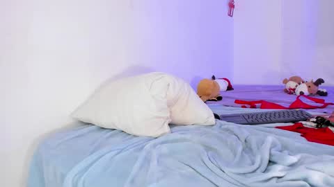 lia_petite01 online show from 01/14/25, 05:30