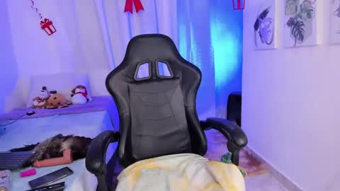 lia_petite01 online show from 01/18/25, 04:15