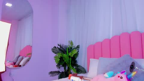 lia_queen18 online show from 11/05/25, 11:10