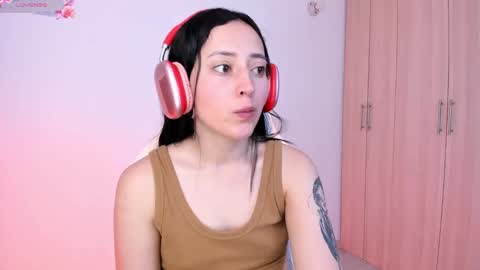 Snapshot of lia_queen610 chatting on 02/04/25, 01:13 Little Queen Lia  online show from 02/04/25, 01:13