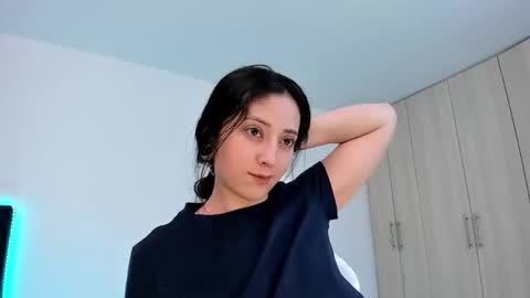 Snapshot of lia_queen610 chatting on 03/07/25, 10:54 Little Queen Lia  online show from 03/07/25, 10:54