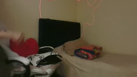 Little Queen Lia  online show from 11/18/25, 11:15