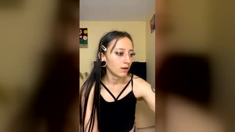 Snapshot of lia_queen610 chatting on 01/13/26, 12:27 Little Queen Lia online show from 01/13/26, 12:27