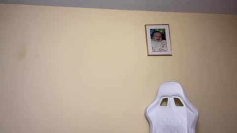 Snapshot of lia_queen610 chatting on 02/17/26, 11:33 Little Queen Lia online show from 02/17/26, 11:33