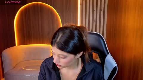 Snapshot of lia_queen_tx chatting on 05/28/26, 03:15 Online 1400 - 2100 online show from 05/28/26, 03:15