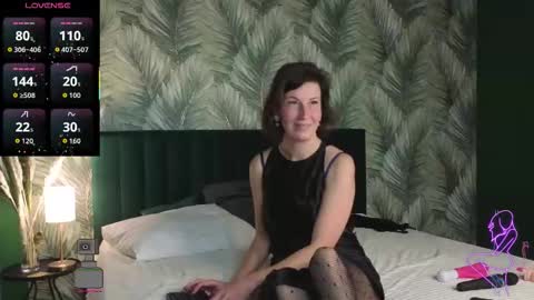 lia_reyn online show from 09/12/25, 02:11