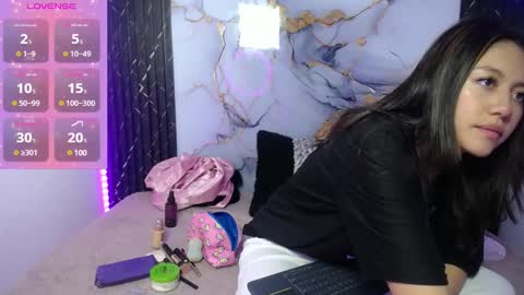 lia summer1 online show from 01/14/25, 11:42