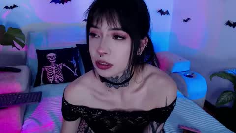 Liaa  online show from 10/01/25, 11:11