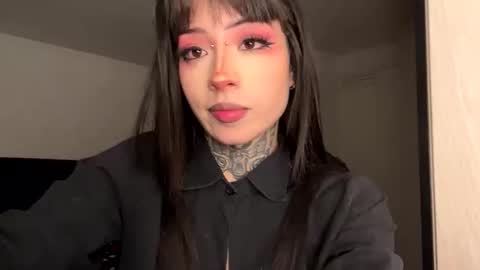 Liaa  online show from 05/17/26, 01:58