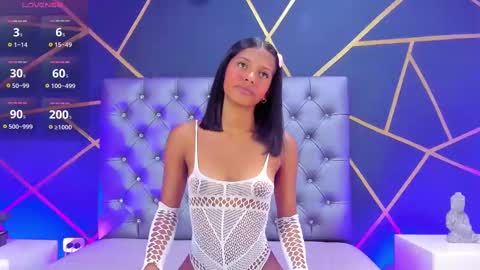 Snapshot of liaa_taylor1 chatting on 09/13/25, 06:18 Lia online show from 09/13/25, 06:18