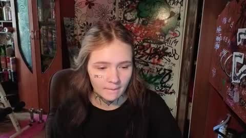 liaaa_li online show from 10/17/25, 07:33