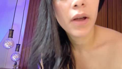 Snapshot of liaacooper_ chatting on 12/18/25, 12:22 Lia cooper online show from 12/18/25, 12:22