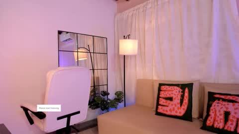 Snapshot of liaamoon_ chatting on 03/24/26, 12:21 Lia online show from 03/24/26, 12:21