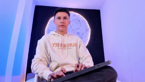 Liam Smith online show from 10/25/25, 12:23