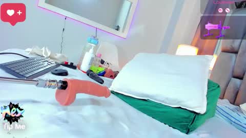 Antonela online show from 11/13/25, 08:08