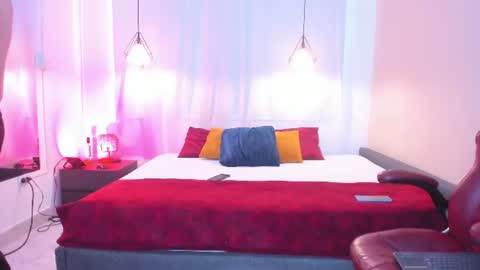 Lia Bell online show from 07/08/26, 07:07
