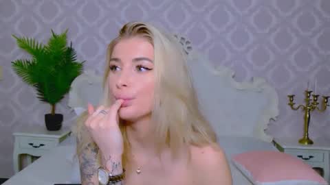 Lia online show from 02/26/26, 04:50