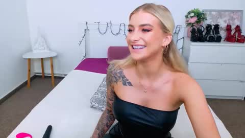 Lia online show from 05/13/26, 10:23