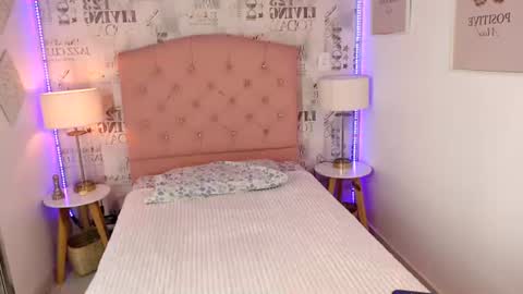 Lia 3 online show from 07/09/26, 12:09