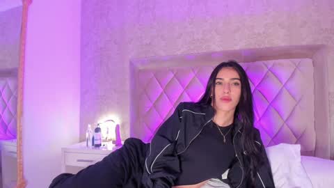 Lia online show from 01/21/25, 04:10