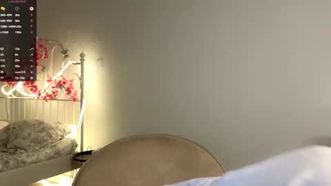 Snapshot of liaglamour chatting on 10/14/25, 09:43 Lia online show from 10/14/25, 09:43