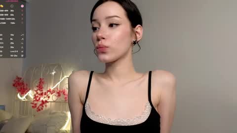 Lia  online show from 06/04/26, 08:53