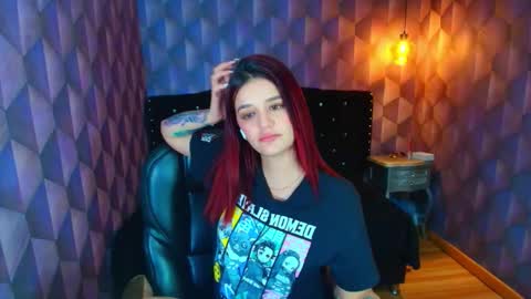 Snapshot of liaharrys chatting on 10/17/25, 01:53 Lia online show from 10/17/25, 01:53