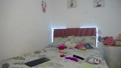 liahdiaz_ online show from 06/10/26, 11:53