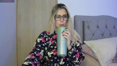 Lia  online show from 09/29/25, 01:55