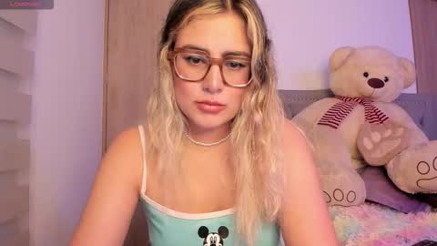 Lia  online show from 10/06/25, 10:51