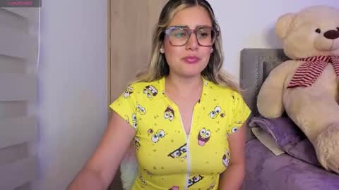 Lia  online show from 11/05/25, 11:16