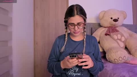 Lia  online show from 11/15/25, 04:21