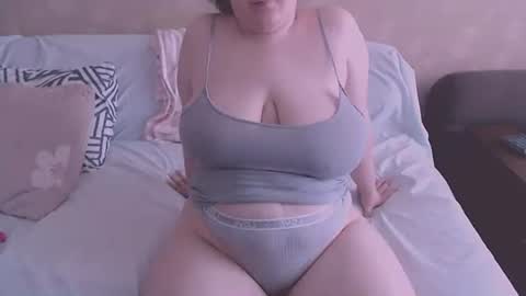 miss Lia  colection for travel online show from 06/15/26, 12:40