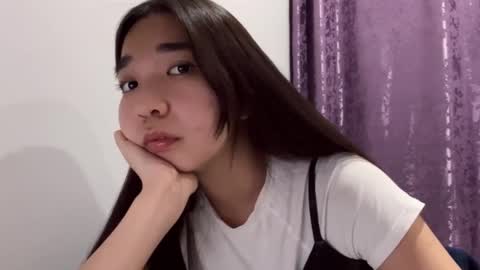 Snapshot of liaisonx_rosa chatting on 11/28/25, 11:24 liaisonx_rosa online show from 11/28/25, 11:24