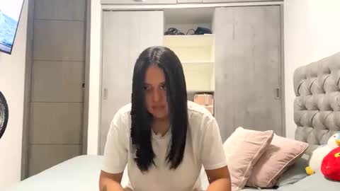 Snapshot of liajamess chatting on 11/10/25, 02:32 Lian online show from 11/10/25, 02:32