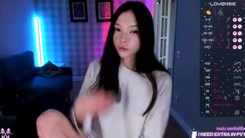 lialilia online show from 10/10/25, 08:57