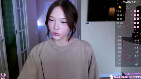 lialilia online show from 10/26/25, 09:04