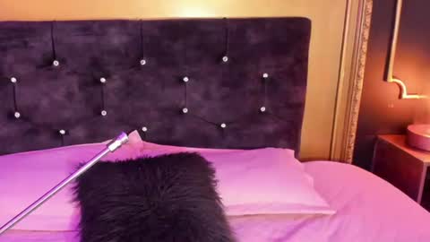 Lia lovet online show from 07/21/26, 08:11