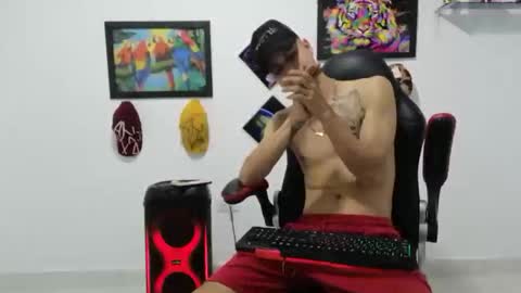 Snapshot of liam_andres12 chatting on 11/10/25, 11:04 Andres online show from 11/10/25, 11:04