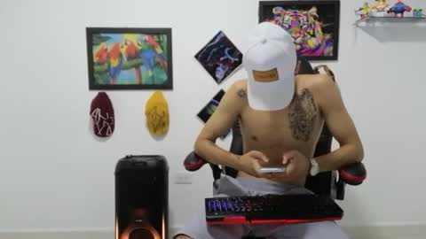 Snapshot of liam_andres12 chatting on 11/12/25, 11:14 Andres online show from 11/12/25, 11:14