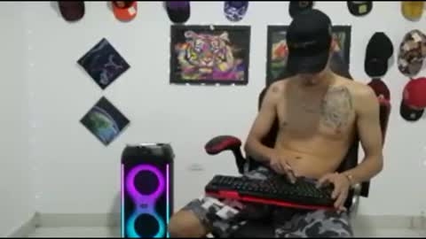 Snapshot of liam_andres12 chatting on 12/22/25, 10:29 Andres online show from 12/22/25, 10:29